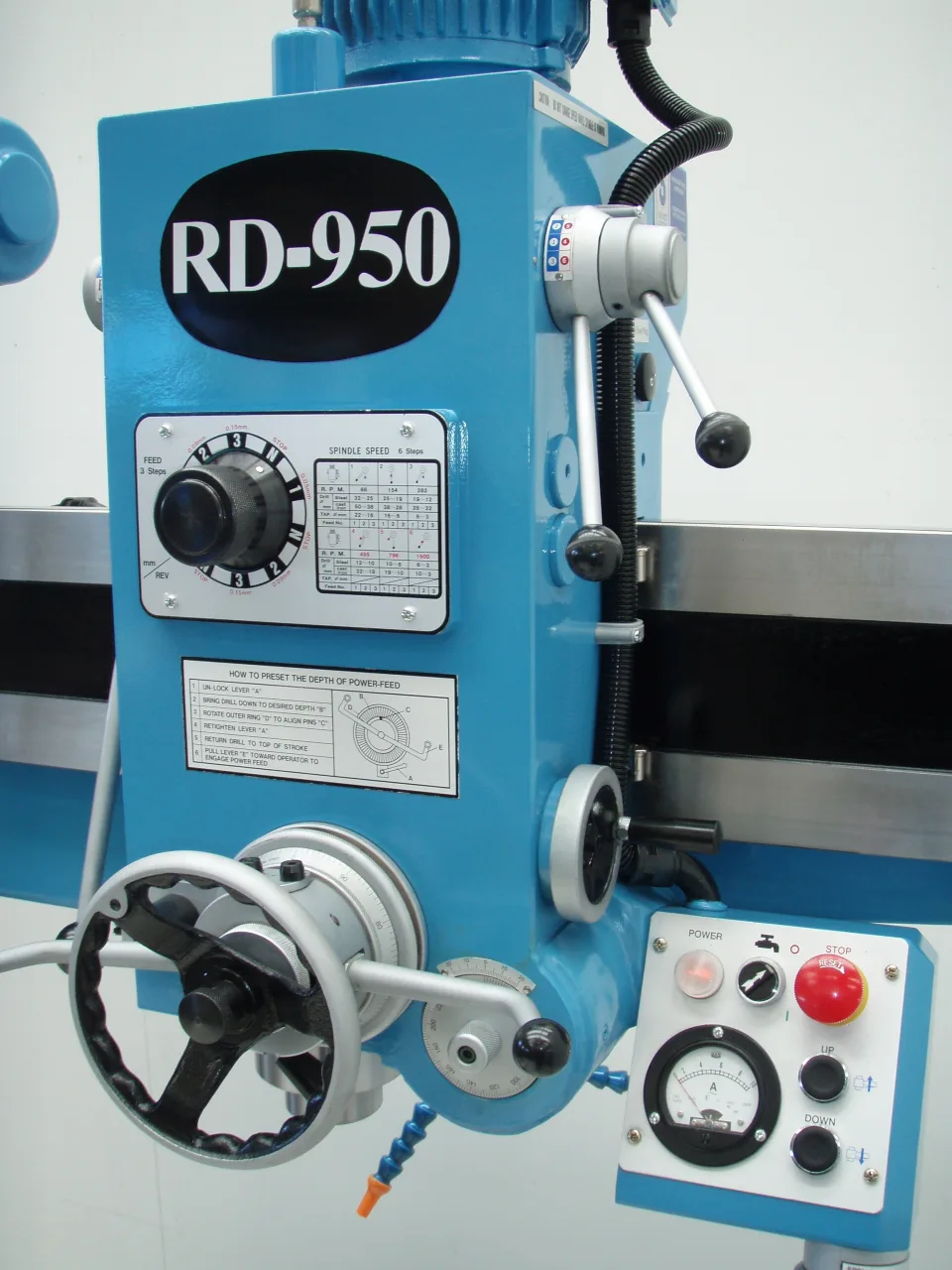 Rong Fu RD-950 Radial Arm Drilling Machine