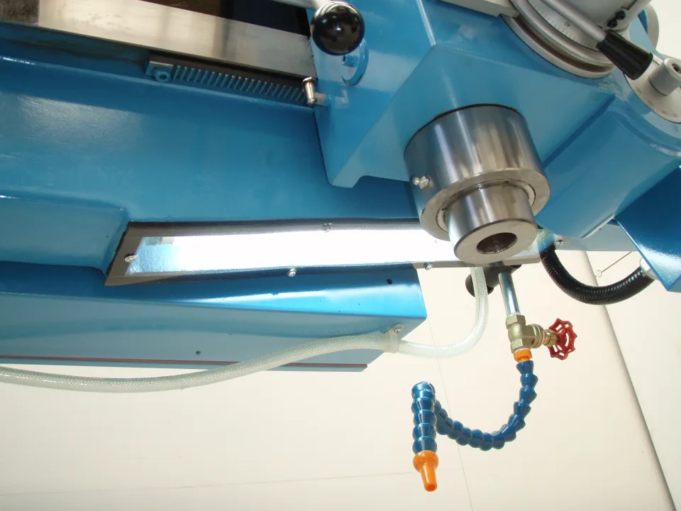 Rong Fu RD-950 Radial Arm Drilling Machine