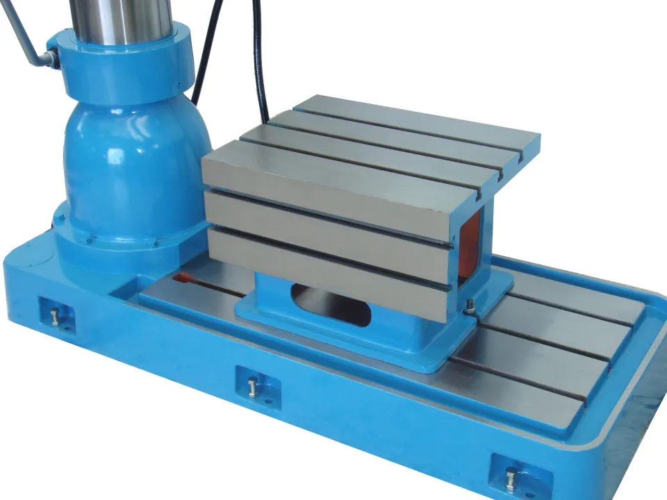 Rong Fu RD-1100 Radial Arm Drilling Machine