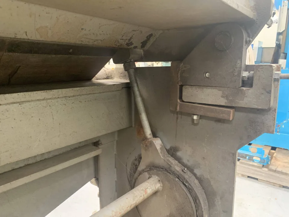 AMC 2450mm x 2mm Used Box & Pan Folder