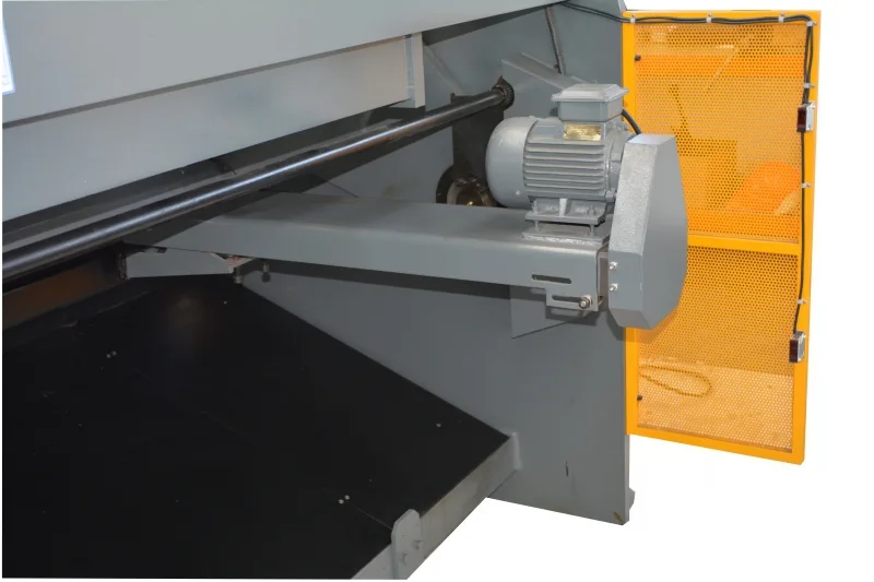 LUXCUT GHS2500NCx6 Swing Beam Hydraulic NC Guillotine