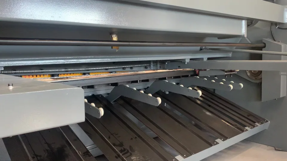 LUXCUT GHS3200NCx6 Swing Beam Hydraulic NC Guillotine
