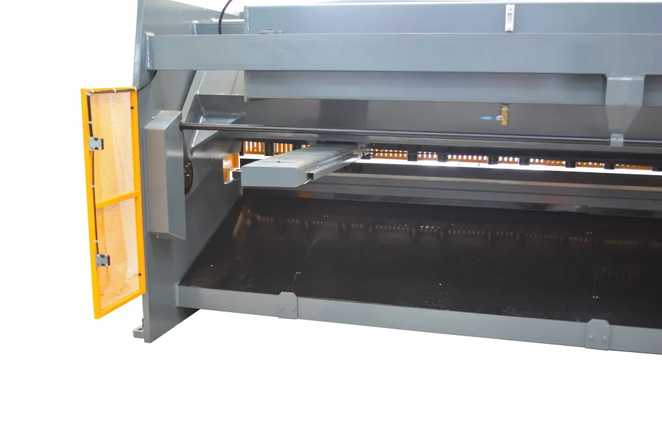 LUXCUT GHS4000NCx6 Swing Beam Hydraulic NC Guillotine