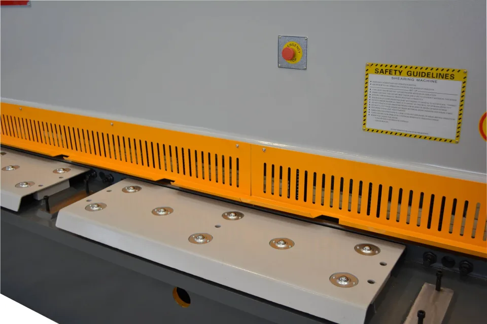 LUXCUT GHS4000NCx8 Swing Beam Hydraulic NC Guillotine