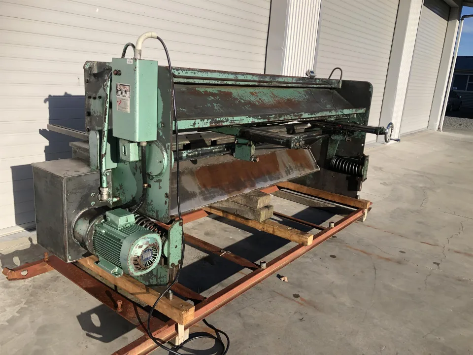 Dye 2500mm x 2.0mm Used Hydraulic Guillotine