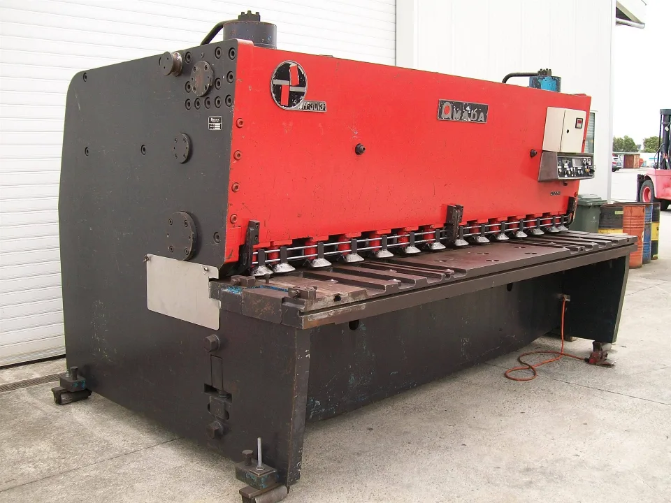 Amada H-3013 3000mm x 13mm Used Hydraulic Guillotine