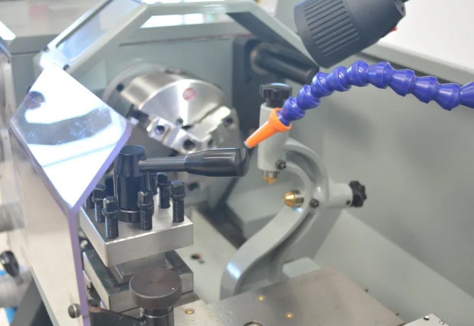 Luxcut Z330 x 750 Single Phase Lathe