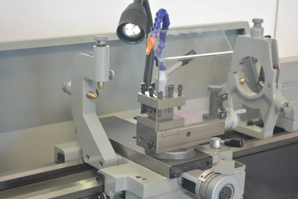 Luxcut Z355 x 1000 Single Phase Lathe