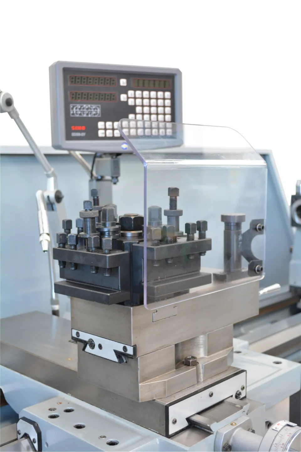 Luxcut Z560B x 2000 c/w 80mm bore Centre Lathe