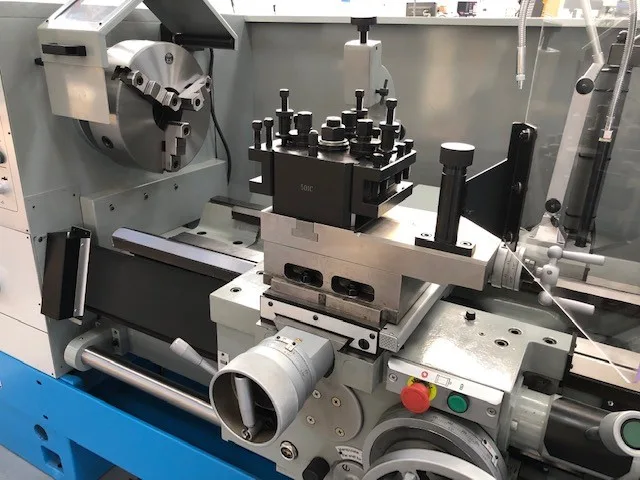 Luxcut Z560Lx2000 Centre Lathe