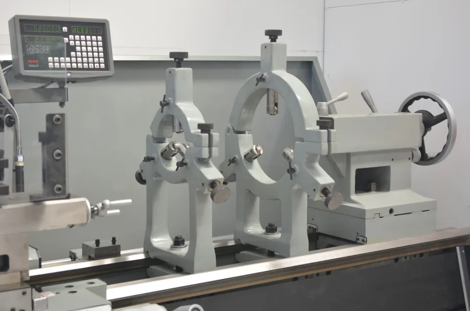 Luxcut Z660Lx3000 Centre Lathe