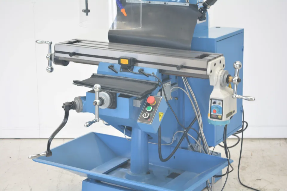 Luxcut TM-1SPF Turret Mill