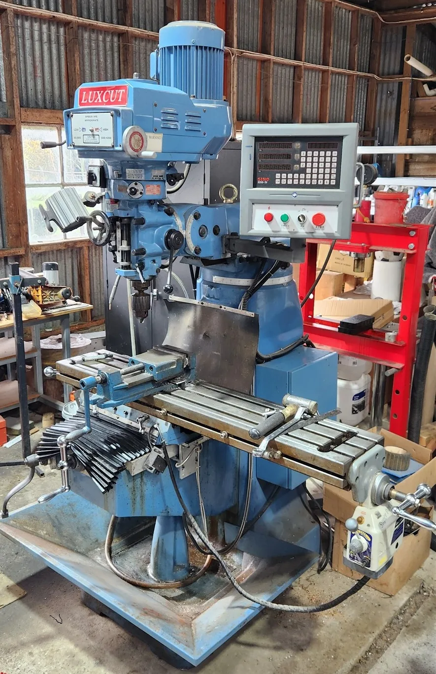 Used Luxcut TM-2VSL 3ph Turret Mill