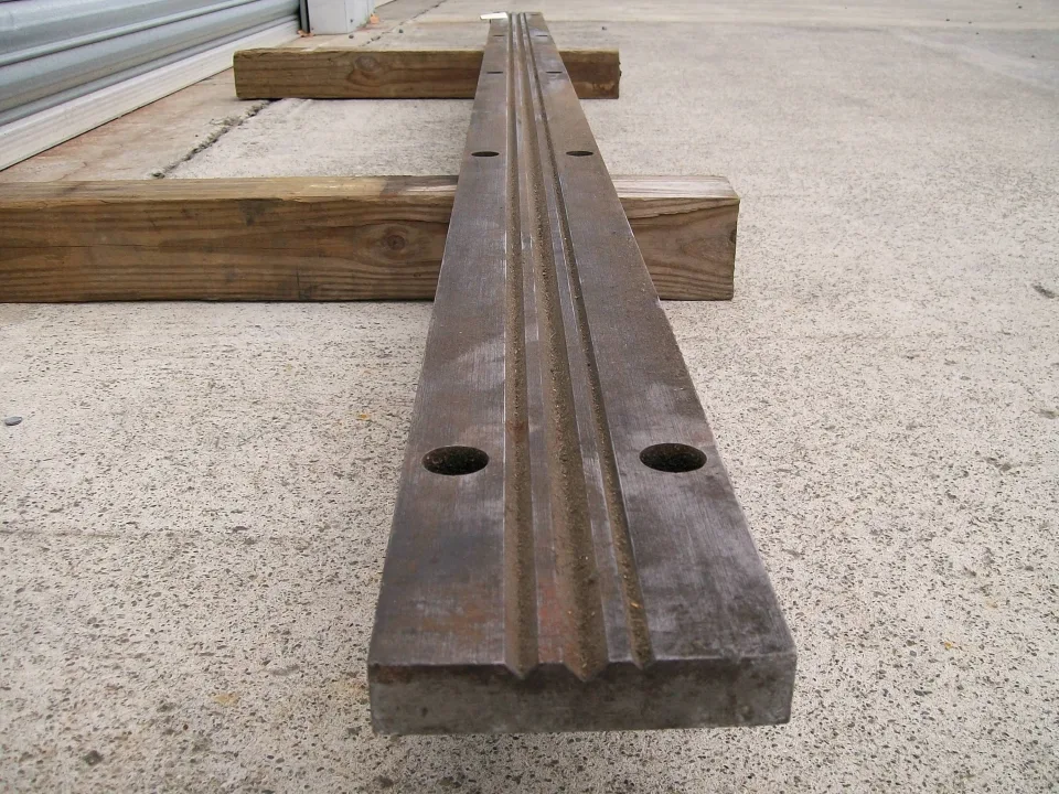 Used Pressbrake Bottom Tooling #15