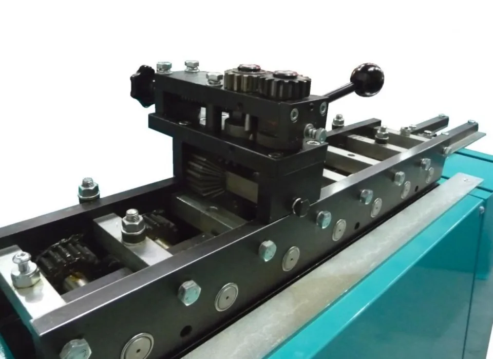 BOXER 16S, 7 station Lock Seamer
