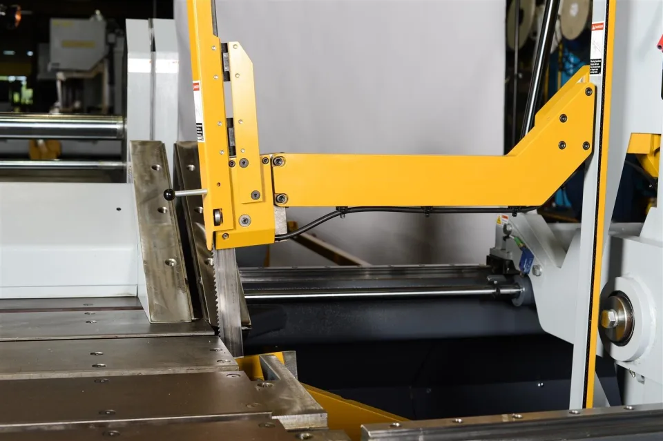 Hydmech V-25APC Automatic Vertical Mitering Band Saw